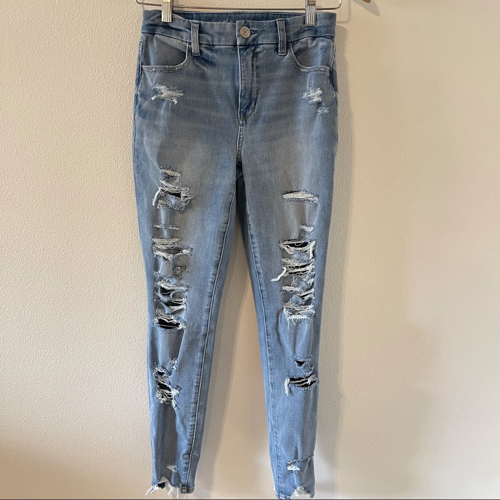 American Eagle Outfitters Dream Ripped Curvy Hi-Rise Jegging Light Wash-2